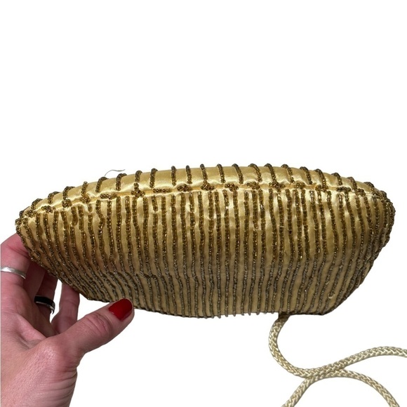 Vintage Le Regale Gold Beaded Cocktail Purse. Perfect for New Years🥂🎉🎊 - Picture 7 of 16